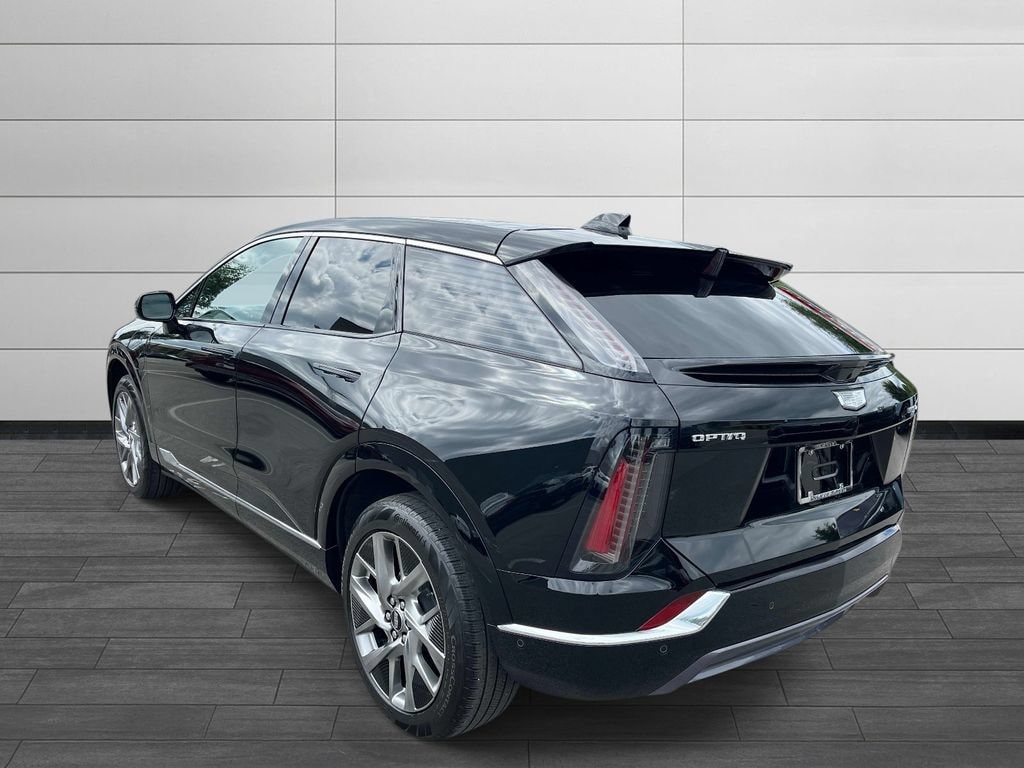 Certified 2025 CADILLAC OPTIQ Luxury 2 SUV
