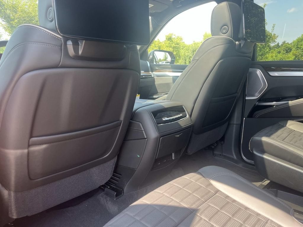 2026 Cadillac Escalade Platinum Sport - Photo 19