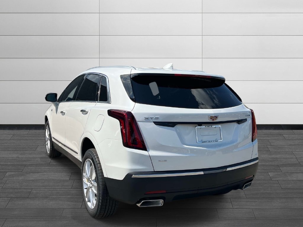 New 2026 CADILLAC XT5 Luxury SUV