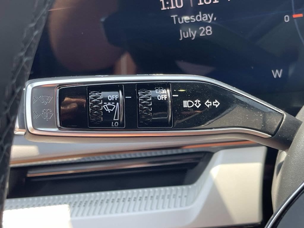 2027 Cadillac OPTIQ Premium Sport - Photo 33