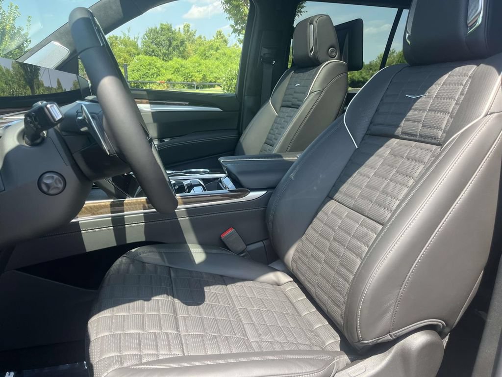 2026 Cadillac Escalade Platinum Sport - Photo 23