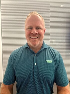 Staff member Robert Fort from ID_b70af4ea8322