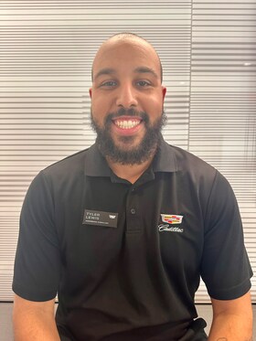 Staff member Tyler Lewis from ID_b70af4ea8322