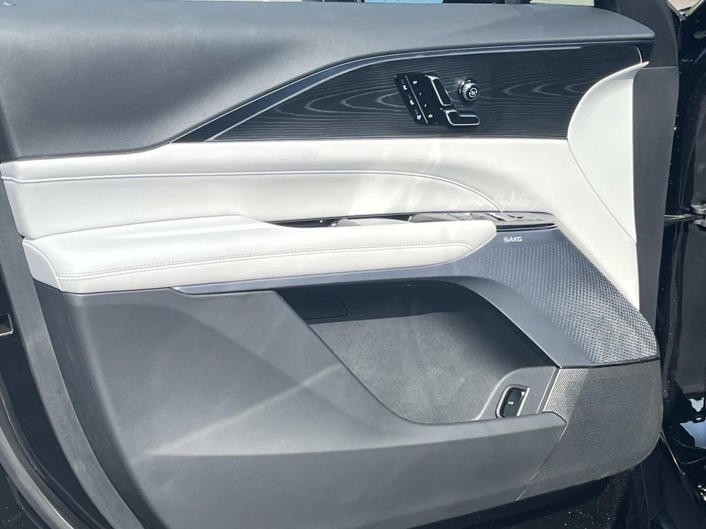 2026 Cadillac LYRIQ Signature Sport - Photo 22