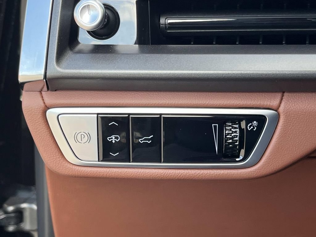 2026 Cadillac VISTIQ Platinum Sport - Photo 28