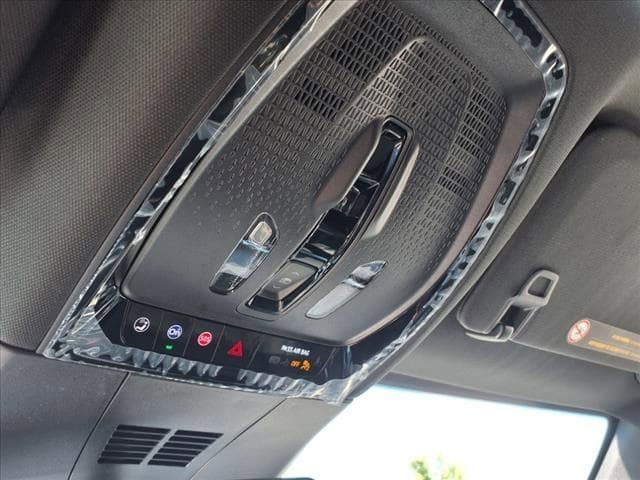 2025 Cadillac LYRIQ Luxury 2 - Photo 30