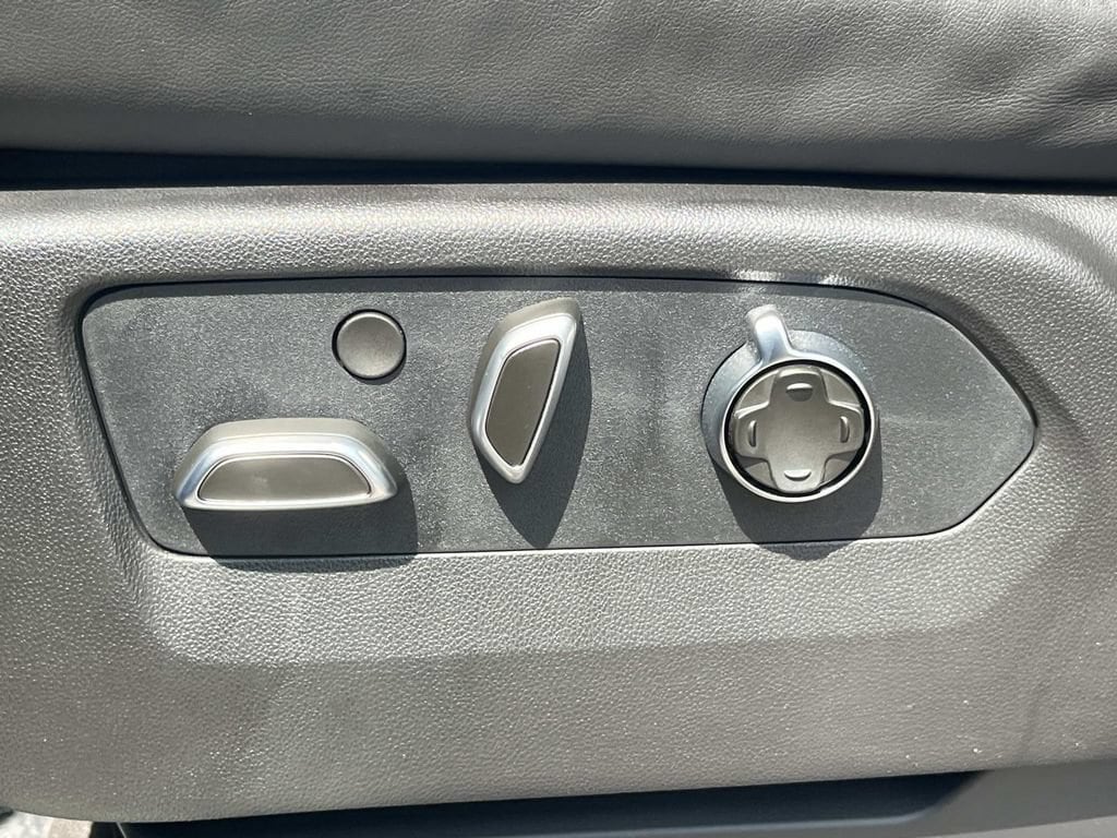 2026 Cadillac Escalade Platinum Sport - Photo 24