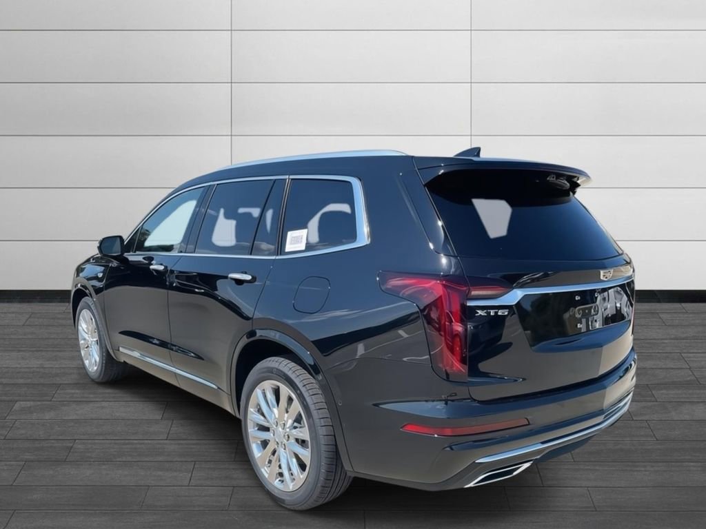 2025 Cadillac XT6 Premium Luxury photo 3