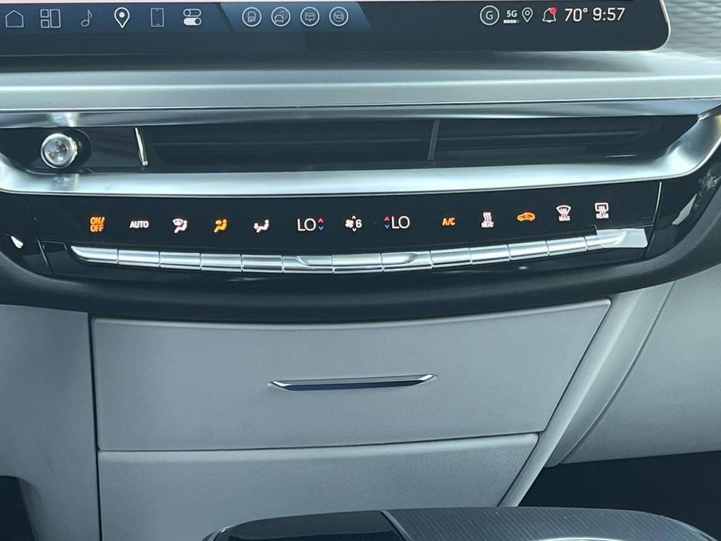 2026 Cadillac LYRIQ Signature Sport - Photo 17