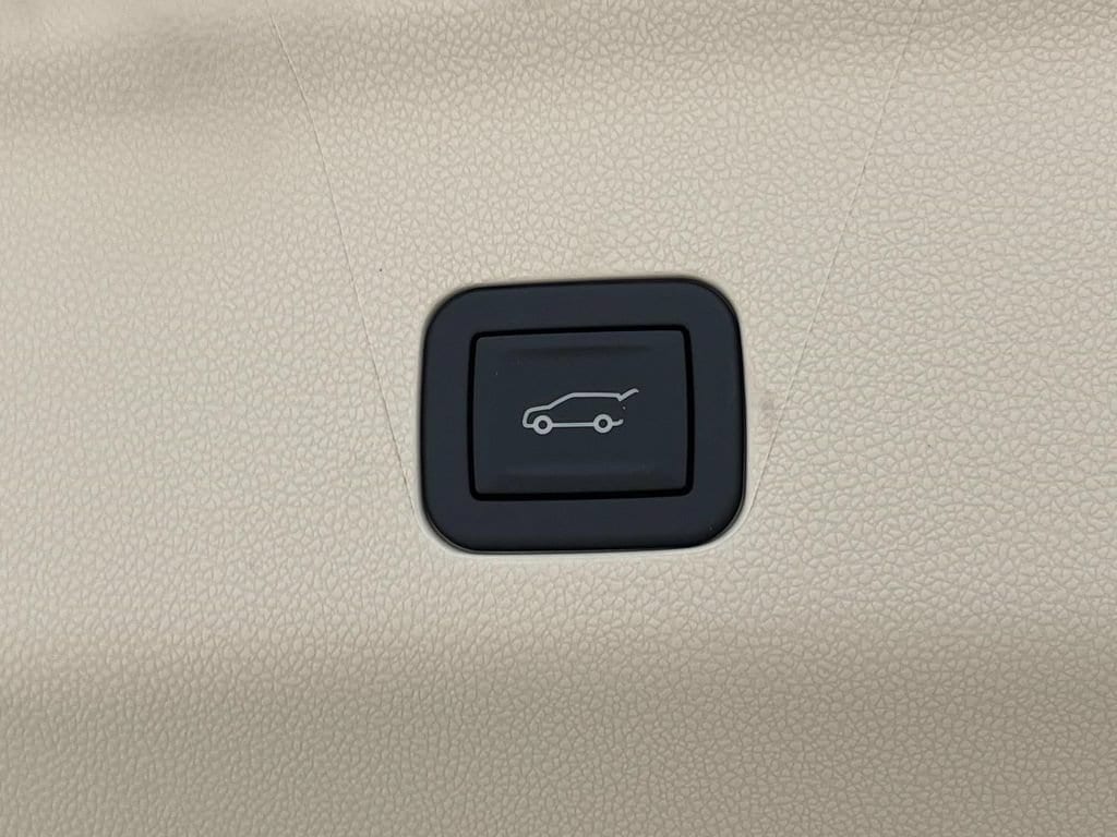 2026 Cadillac Escalade Platinum Sport - Photo 13