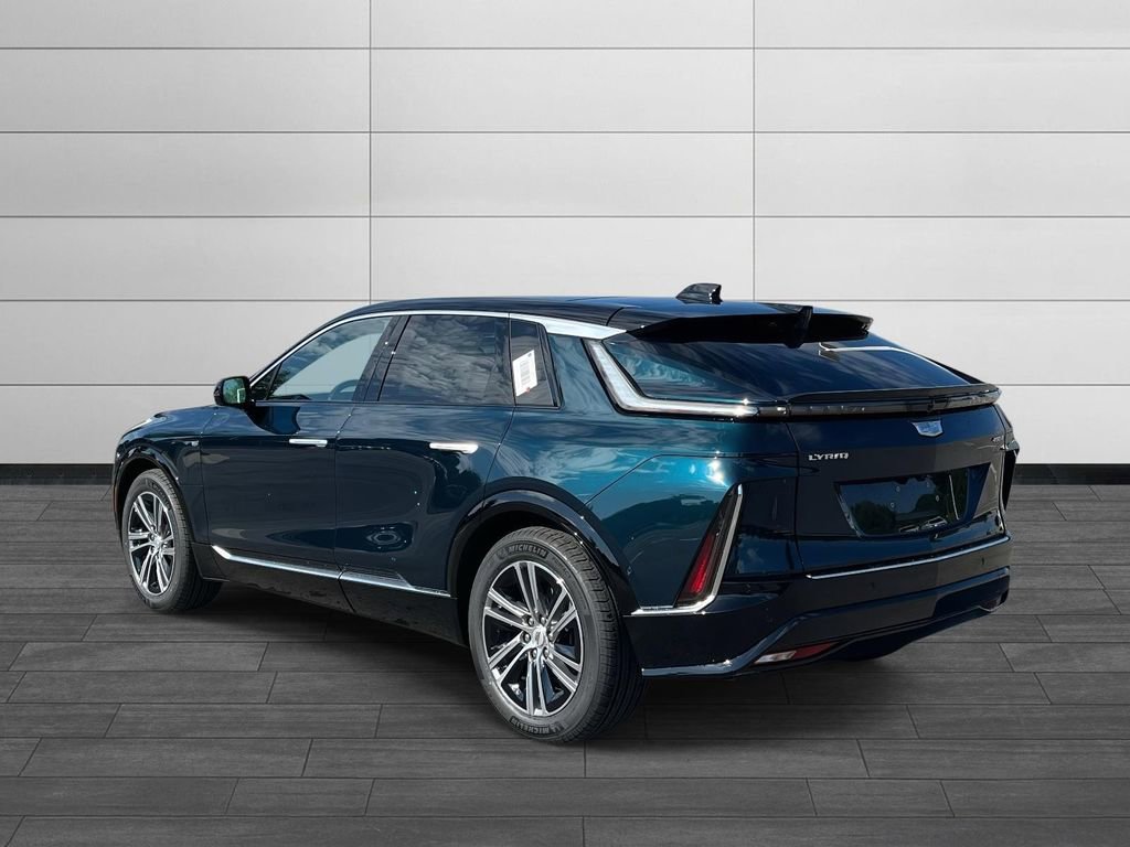 2025 Cadillac Lyriq Luxury photo 3