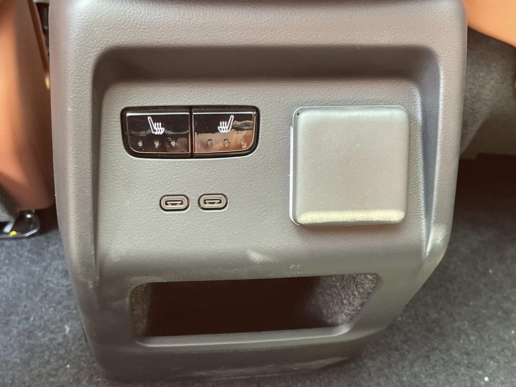 2027 Cadillac OPTIQ Premium Sport - Photo 17