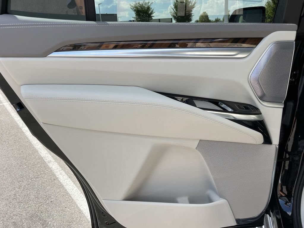 2026 Cadillac Escalade Platinum Sport - Photo 23