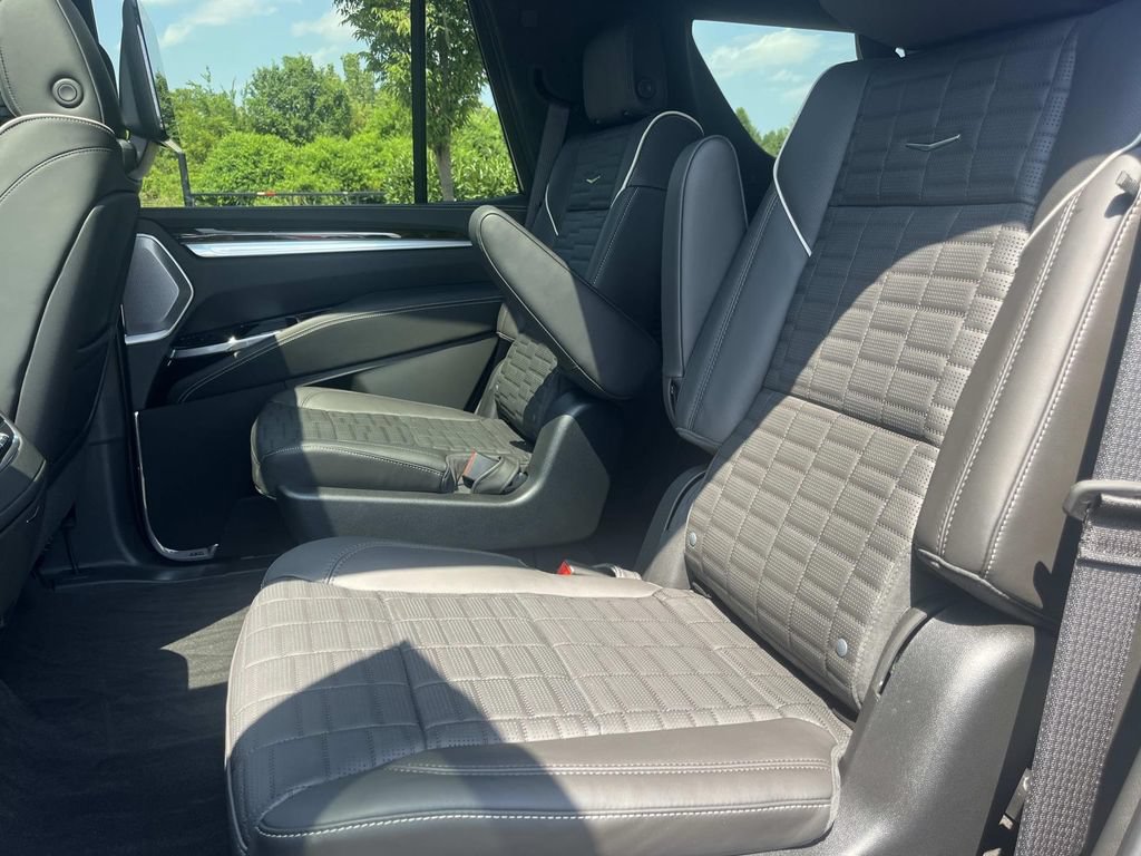 2026 Cadillac Escalade Platinum Sport - Photo 18