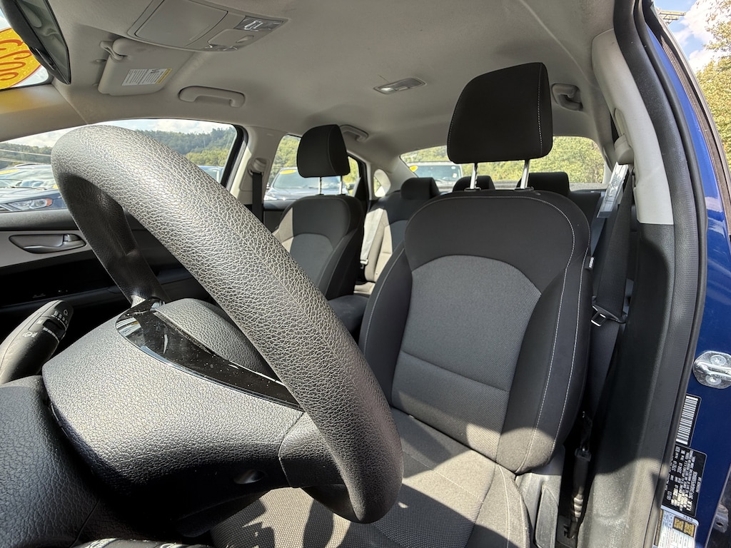 Used 2023 Kia Forte LXS Sedan