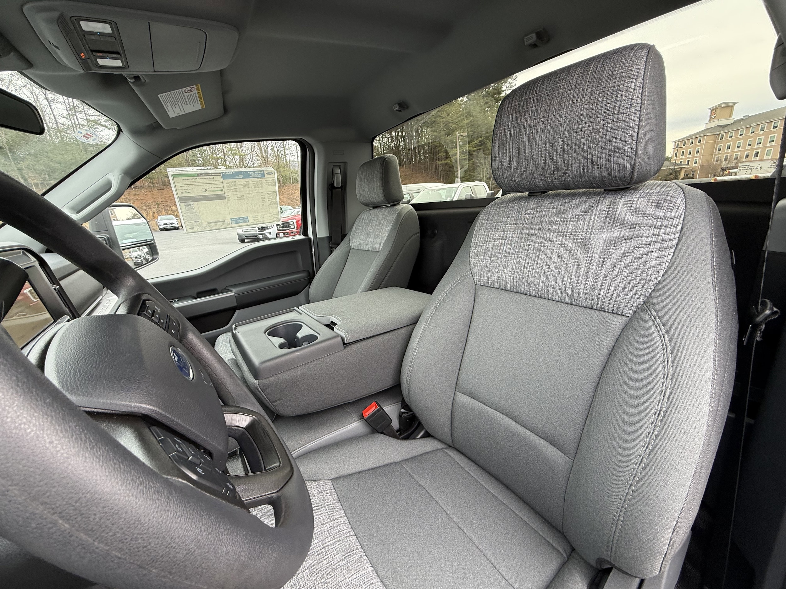 2026 Ford F-350 Super Duty XLT - Photo 6