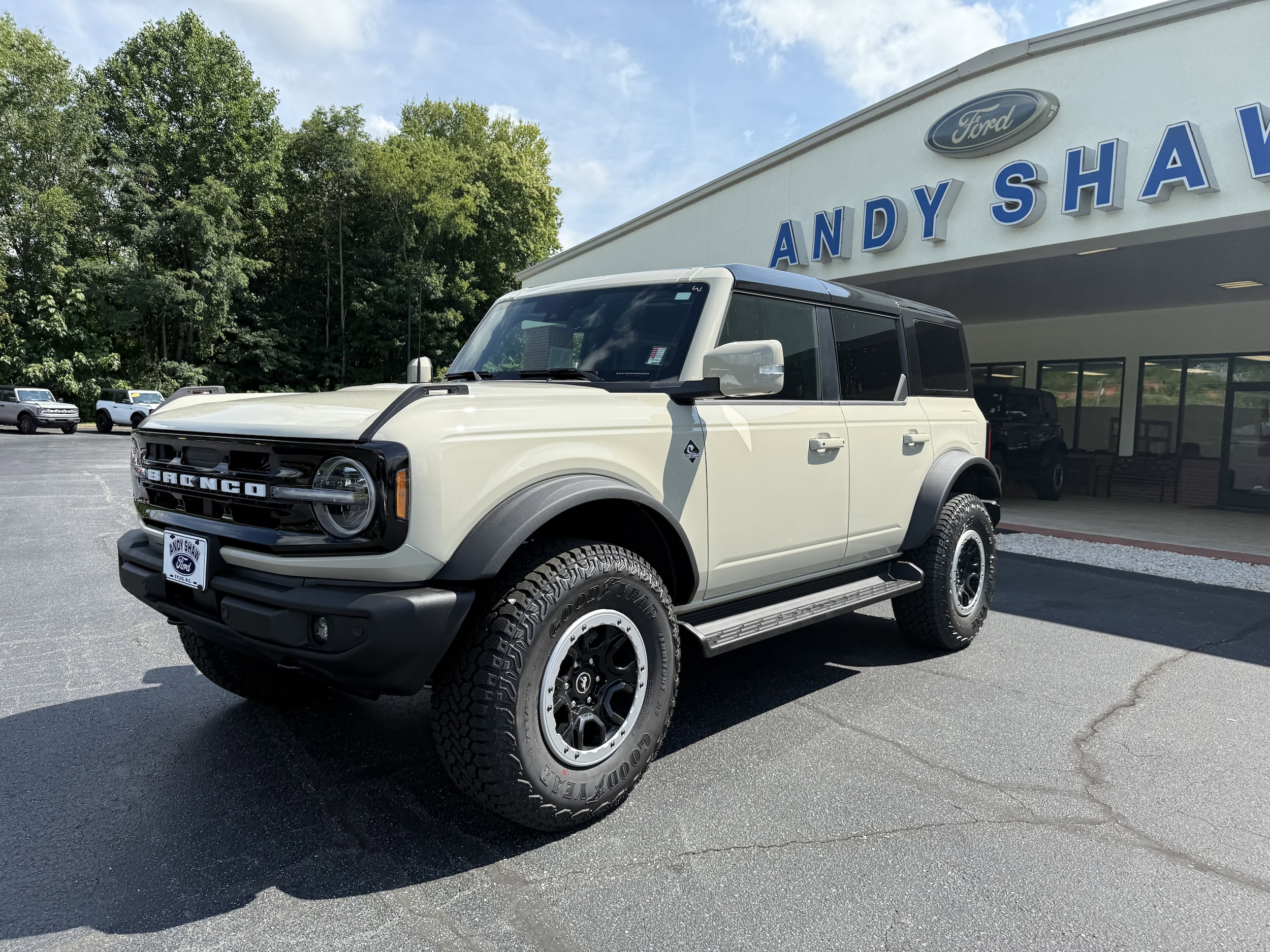 2025 Ford Bronco Outer Banks