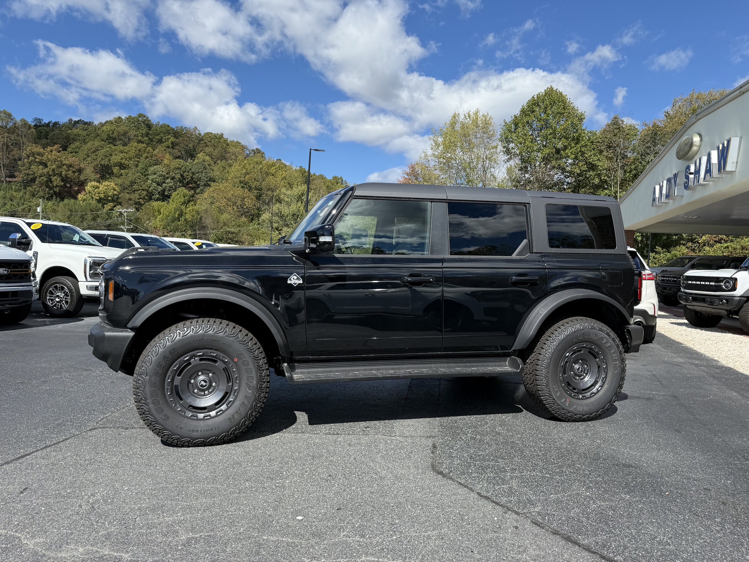 2025 Ford Bronco 4-Door Outer Banks - Photo 17