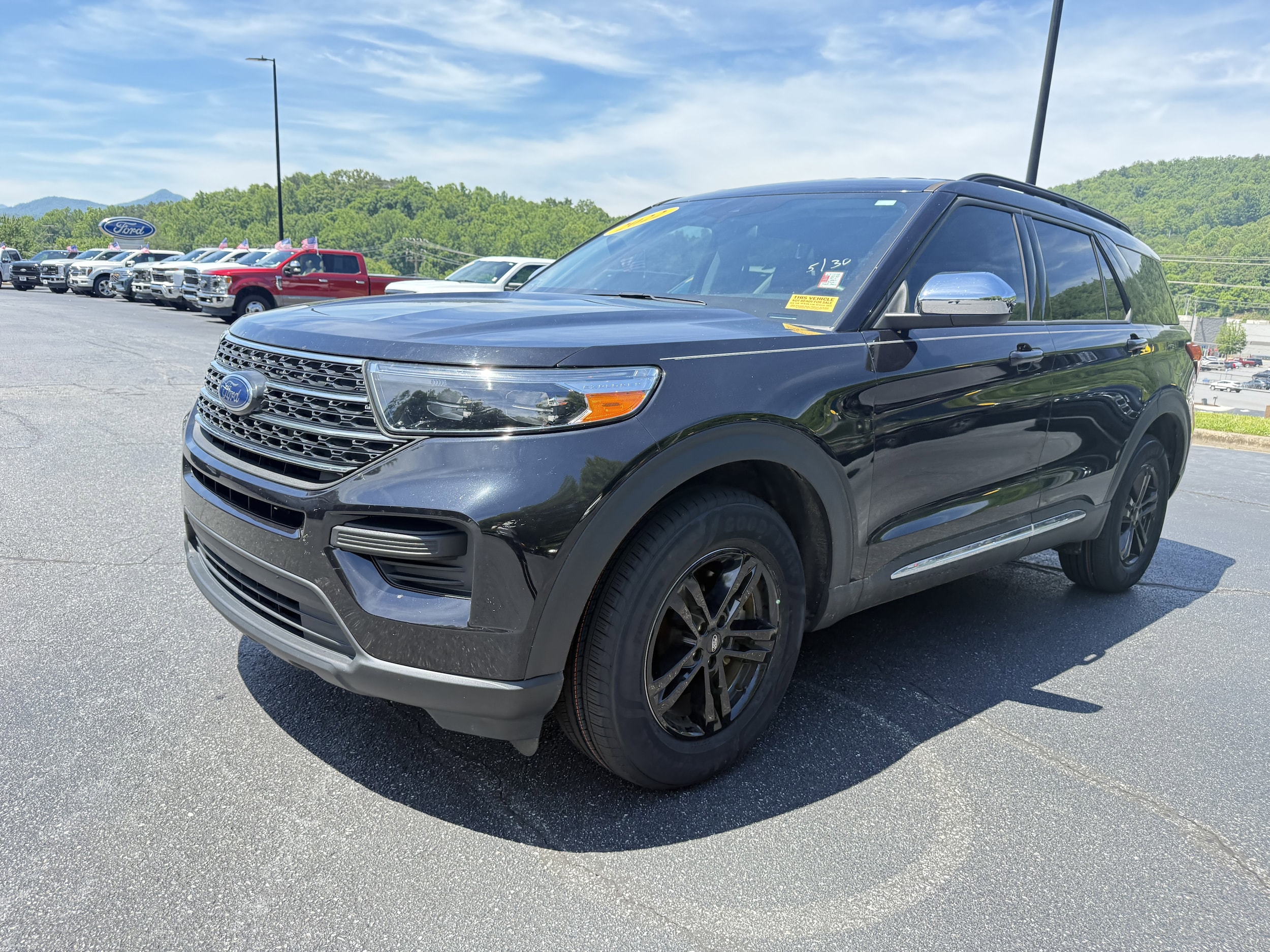 2022 Ford Explorer XLT 4WD's photo