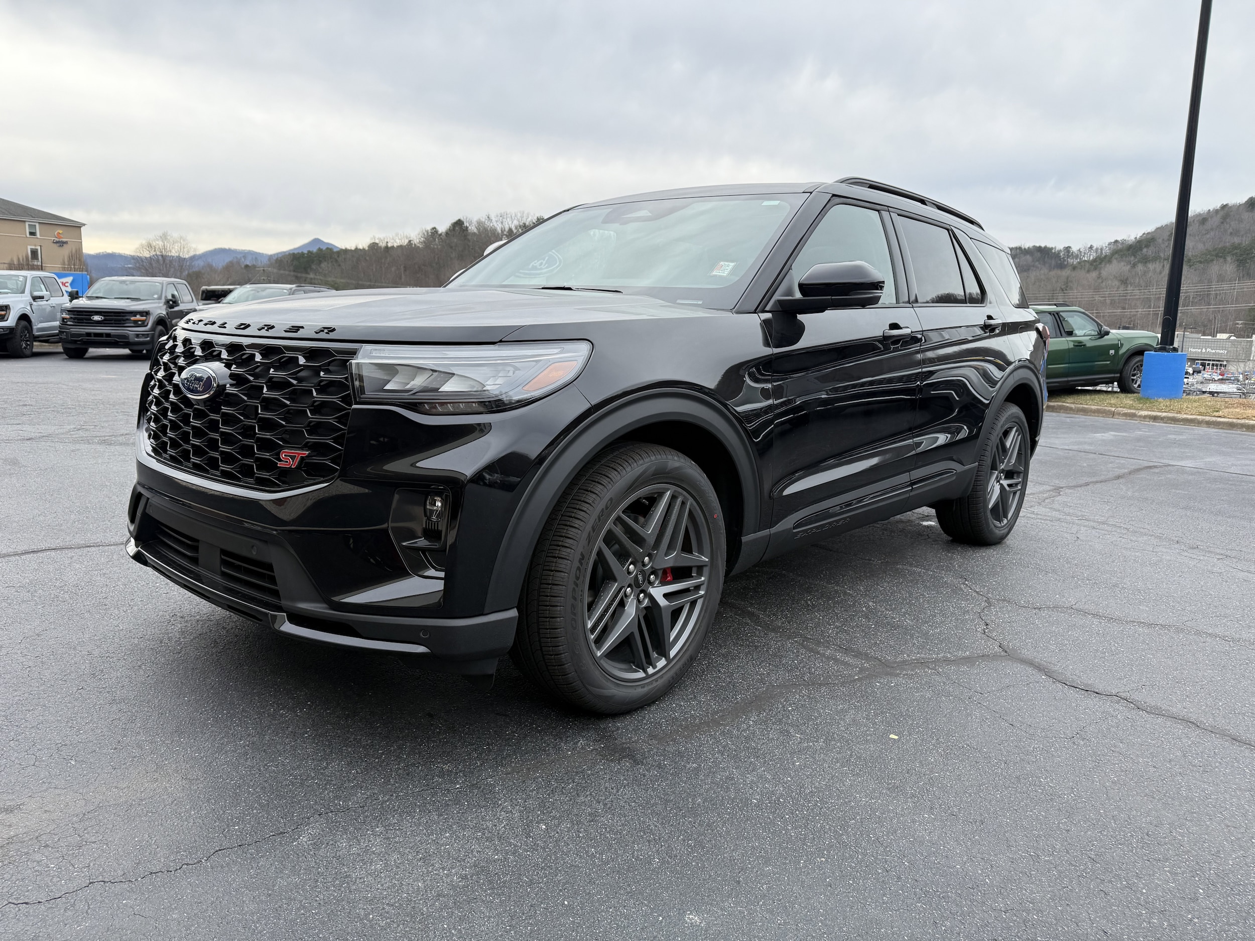 2026 Ford Explorer ST's photo