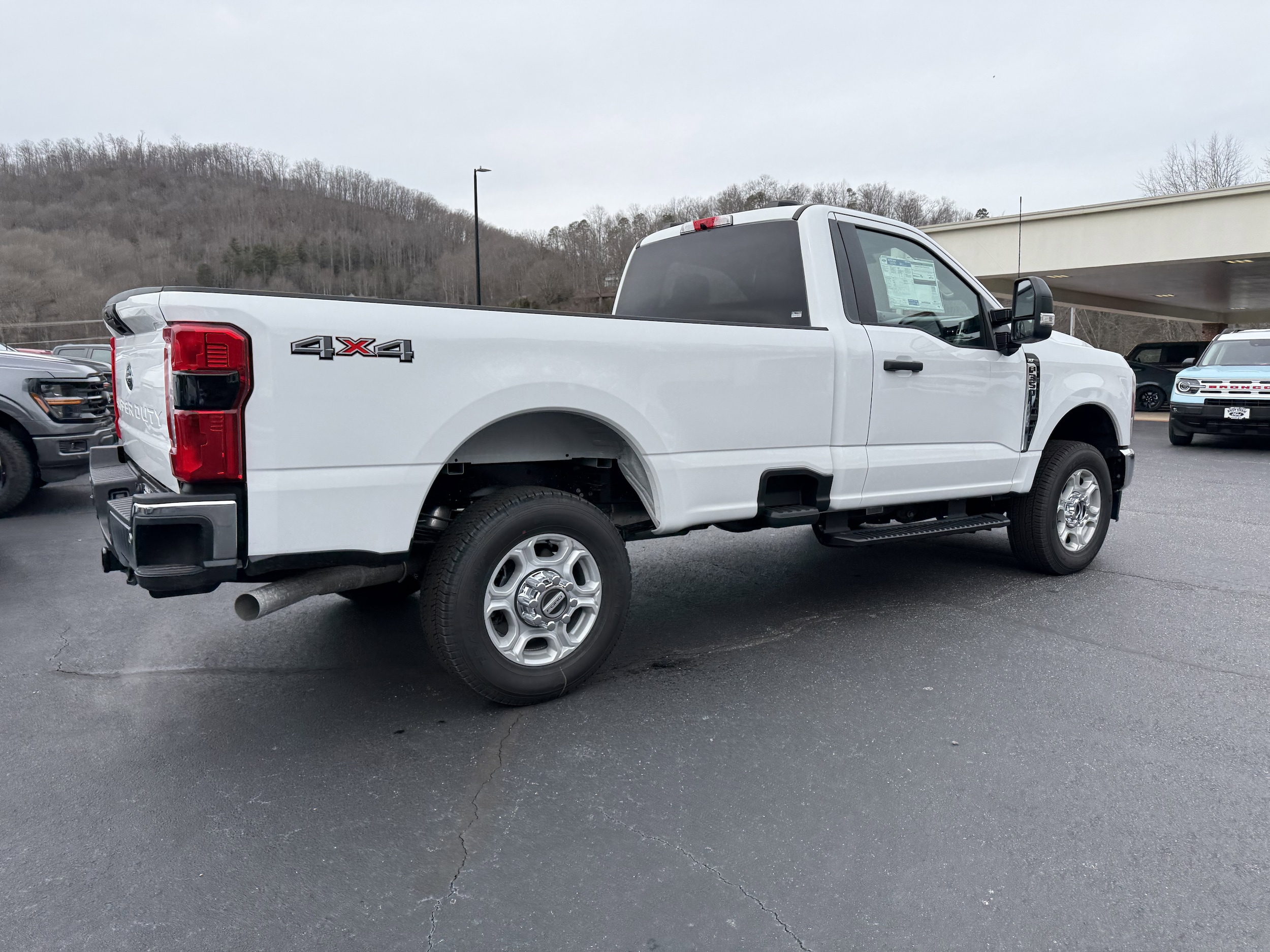 2026 Ford F-350 Super Duty XLT - Photo 15