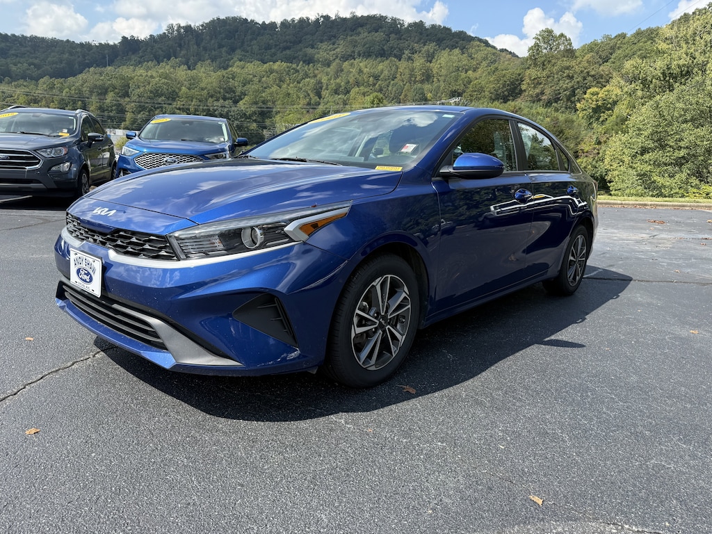 Used 2023 Kia Forte LXS Sedan