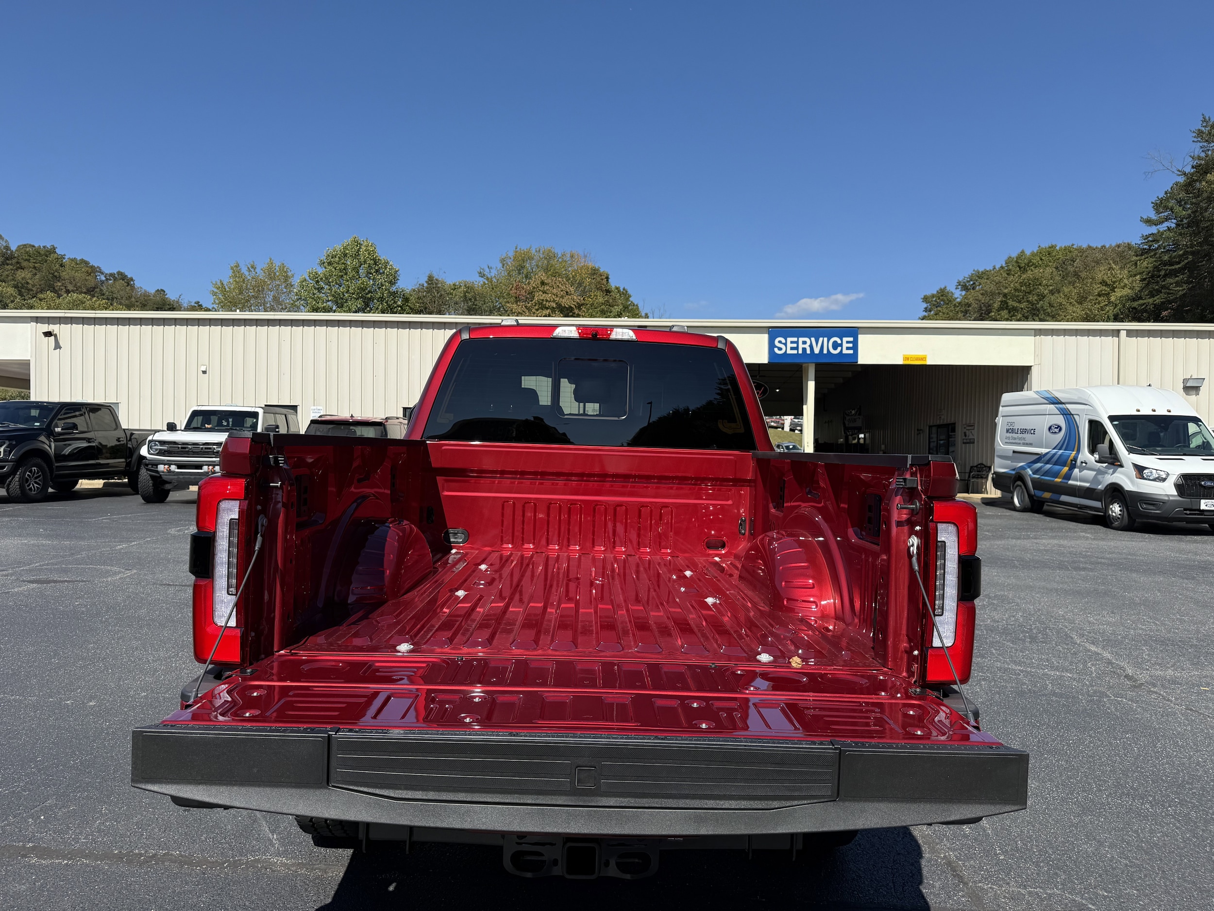 2026 Ford F-250 Super Duty Platinum - Photo 14