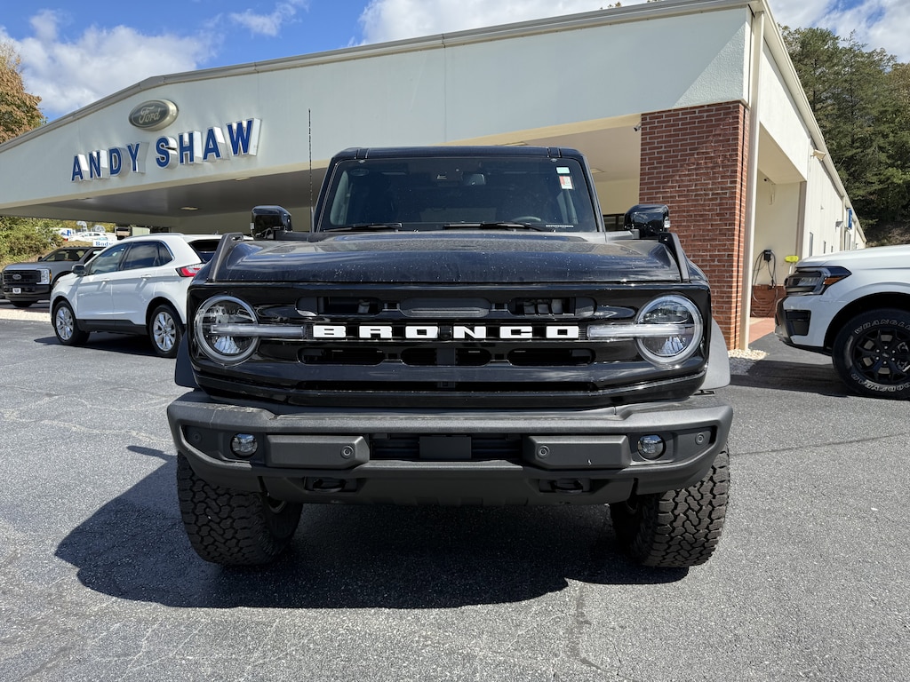 New 2025 Ford Bronco Outer Banks SUV