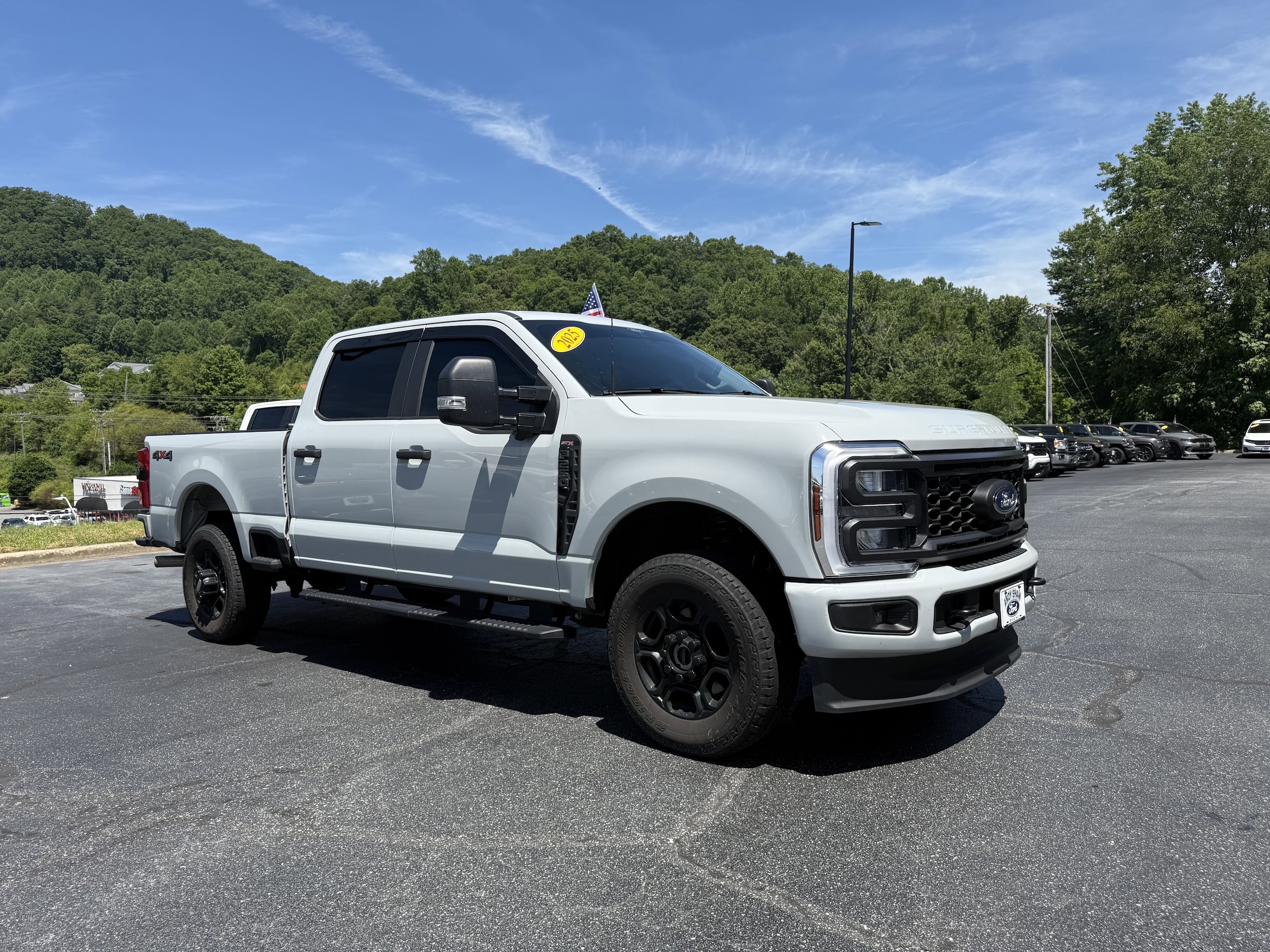 2025 Ford F-250 XL 4x4 Crew Cab 6-3/4' Box's photo