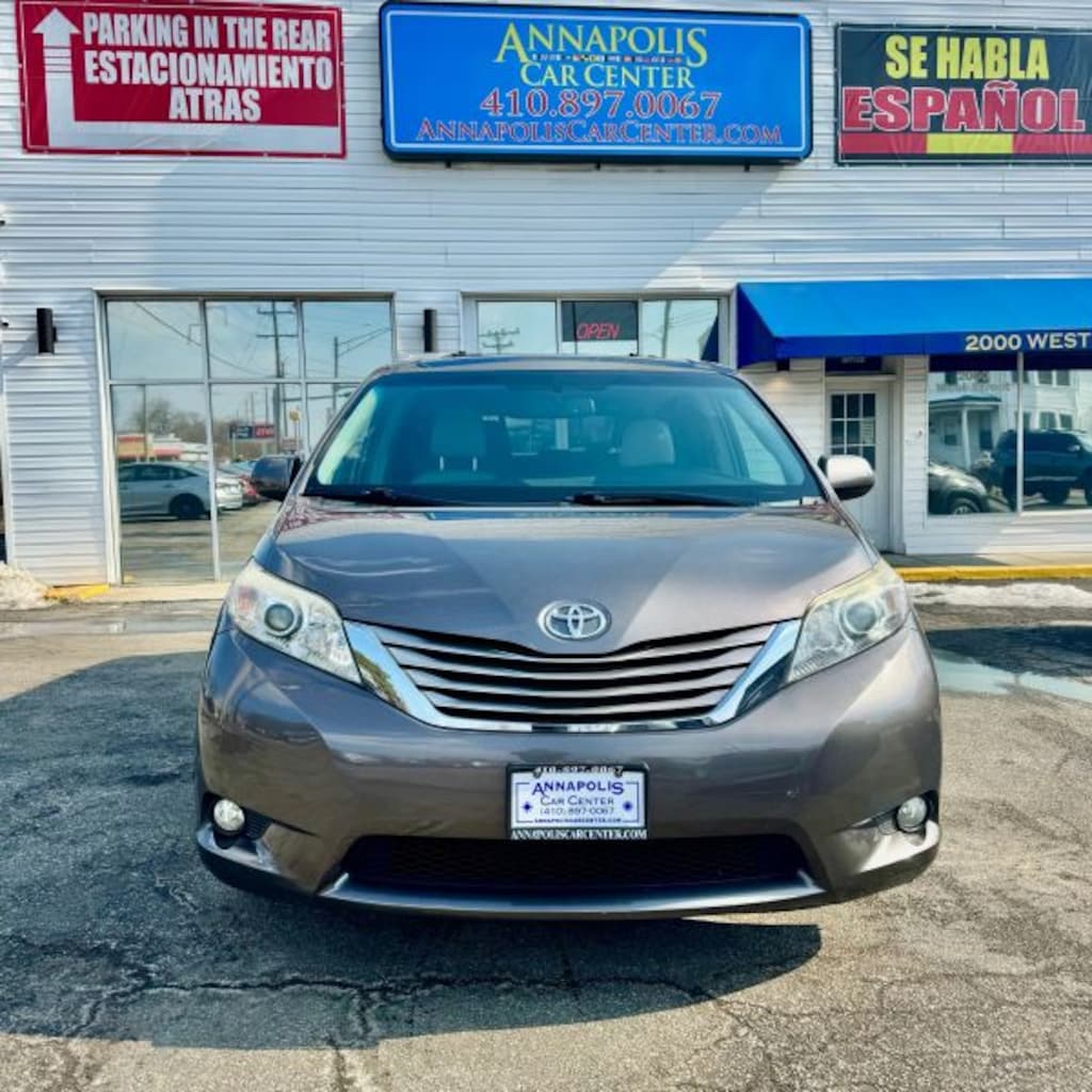 Used 2015 Toyota Sienna XLE Minivan 4D Van