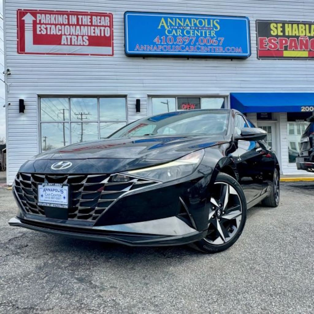 Used 2022 Hyundai Elantra SEL Sedan 4D Sedan