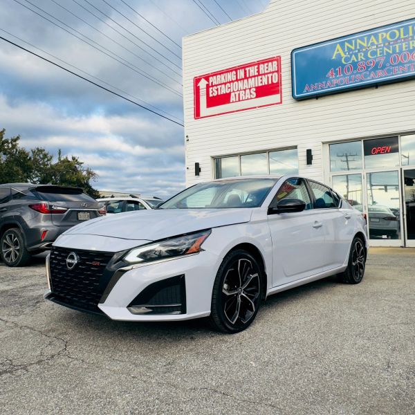 Used 2025 Nissan Altima 2.5 SR Sedan 4D Sedan