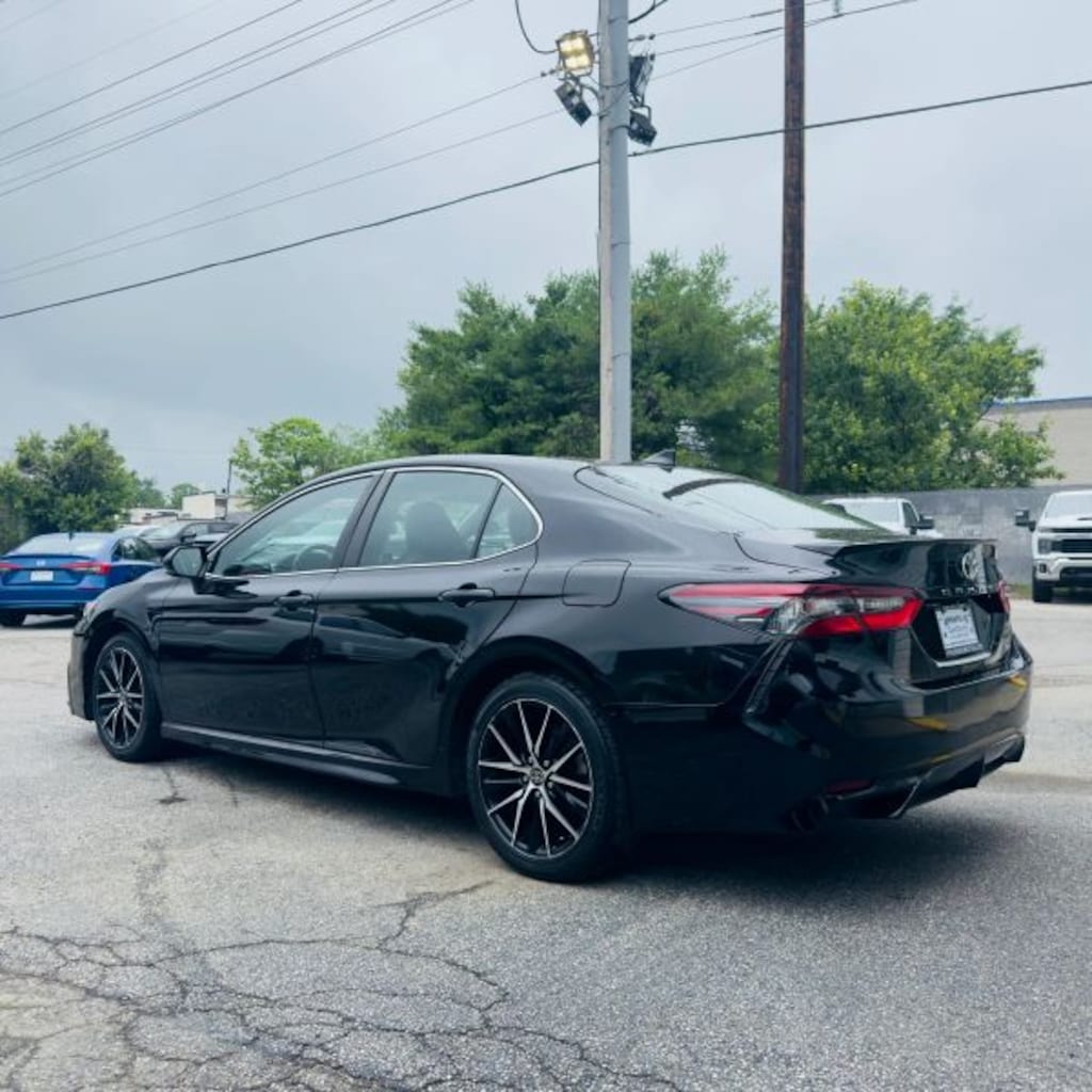 Used 2022 Toyota Camry SE Sedan 4D Sedan