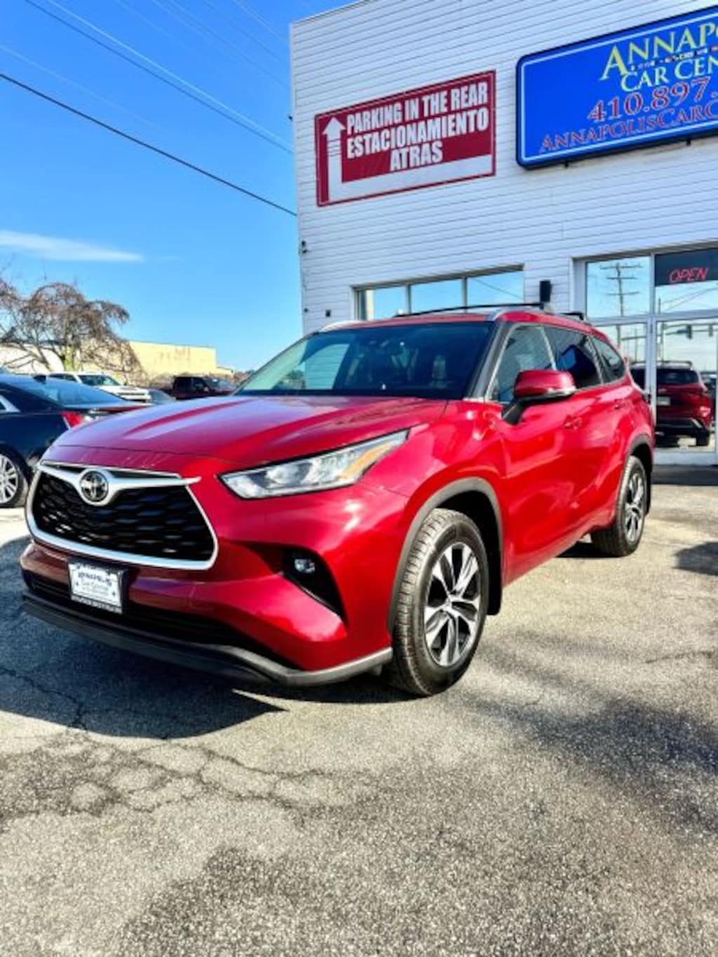 Used 2020 Toyota Highlander XLE Sport Utility 4D SUV