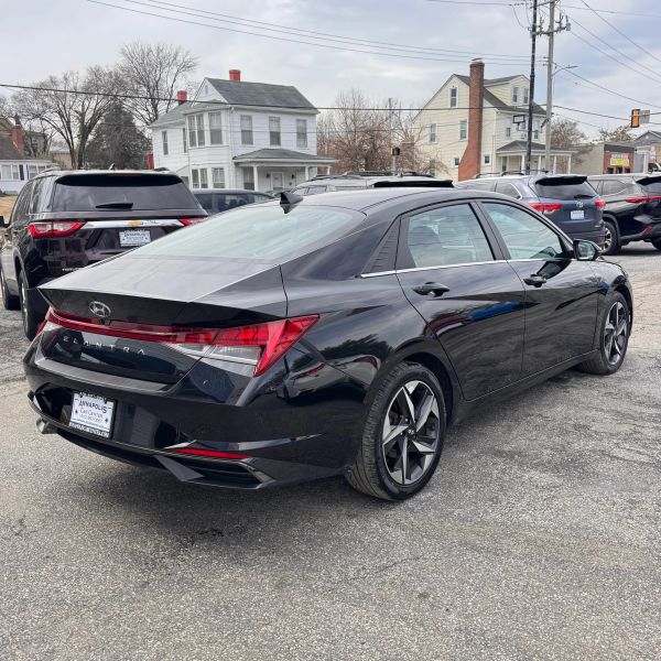 2022 Hyundai Elantra SEL - Photo 8