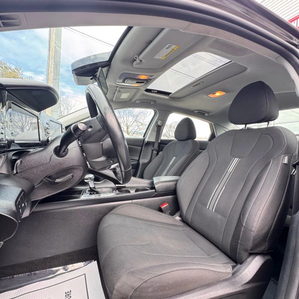 2022 Hyundai Elantra SEL - Photo 10