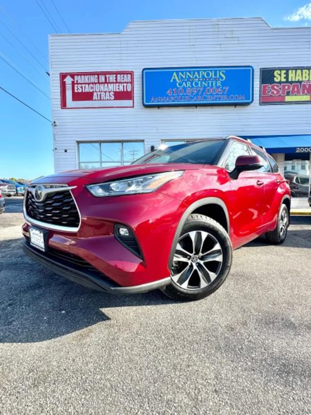 Used 2020 Toyota Highlander XLE Sport Utility 4D SUV