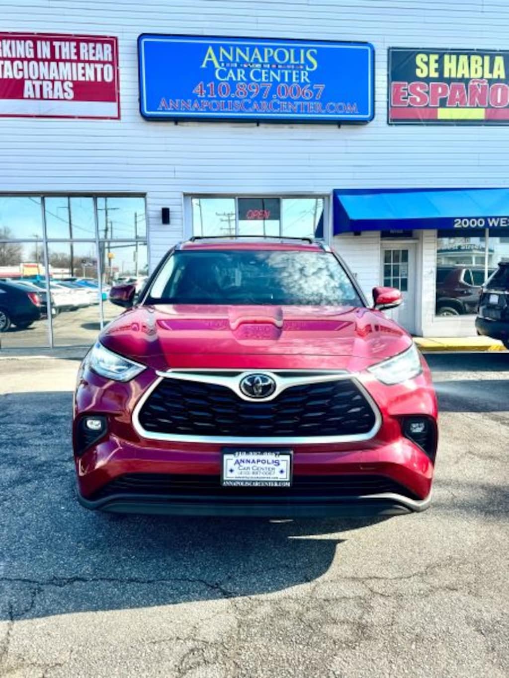 Used 2020 Toyota Highlander XLE Sport Utility 4D SUV