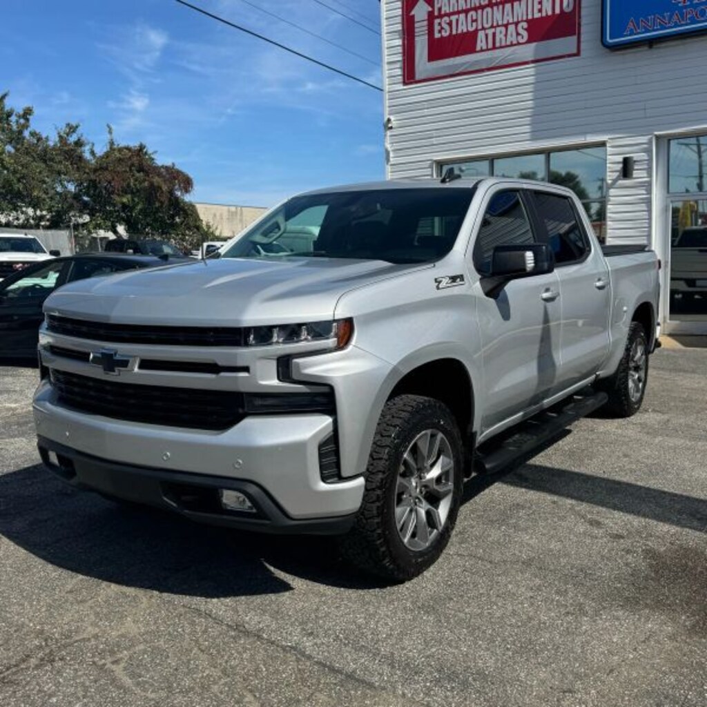 Used 2019 Chevrolet Silverado 1500 Crew Cab RST Pickup 4D 5 3/4 ft Pickup