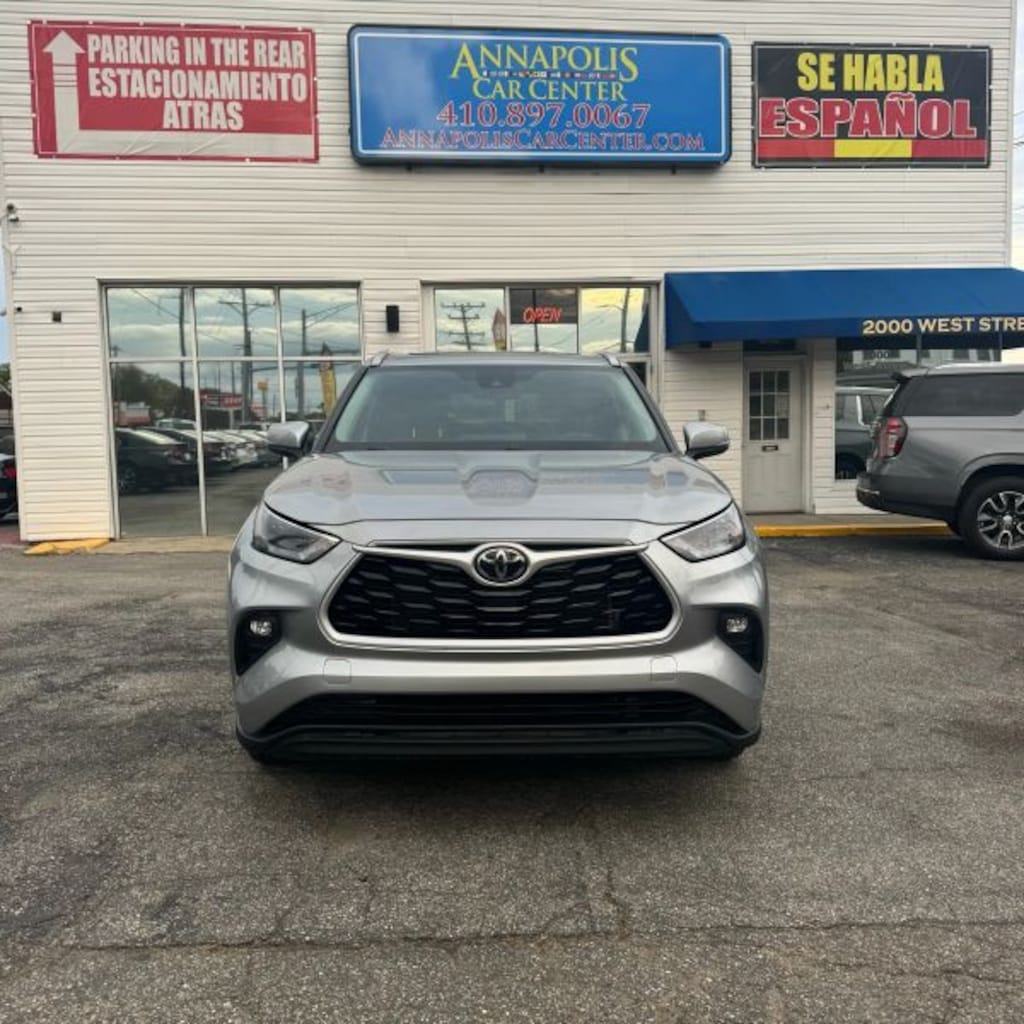 Used 2022 Toyota Highlander XLE Sport Utility 4D SUV