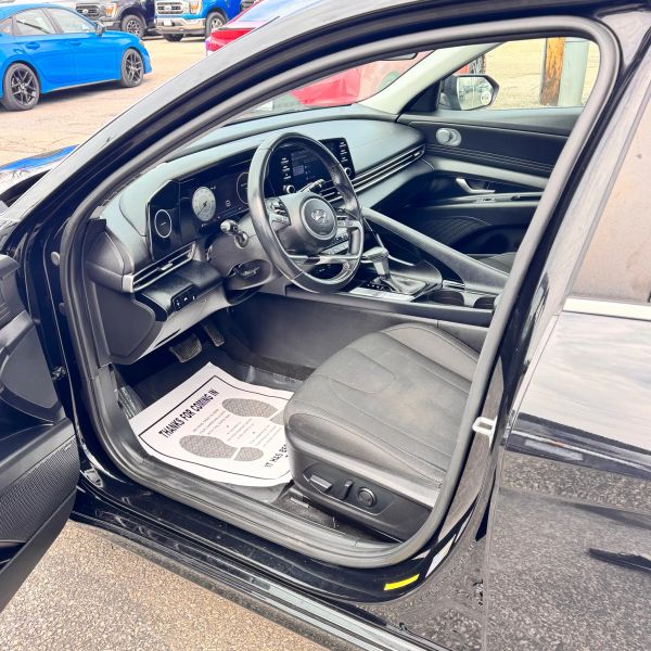 2022 Hyundai Elantra SEL - Photo 9