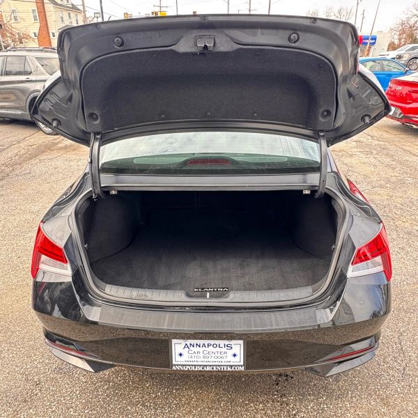 2022 Hyundai Elantra SEL - Photo 13