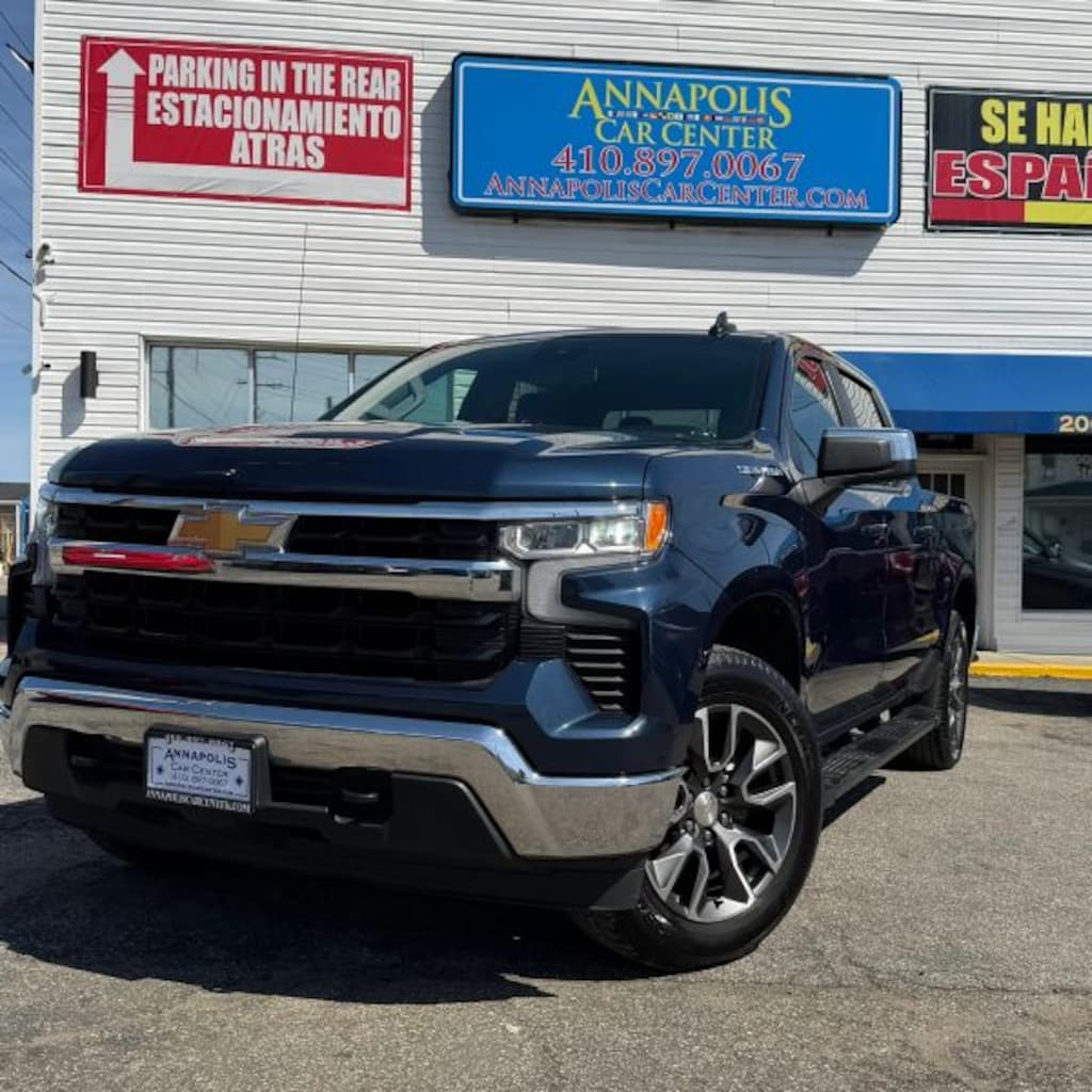 Used 2022 Chevrolet Silverado 1500 Crew Cab LT Pickup 4D 5 3/4 ft Pickup
