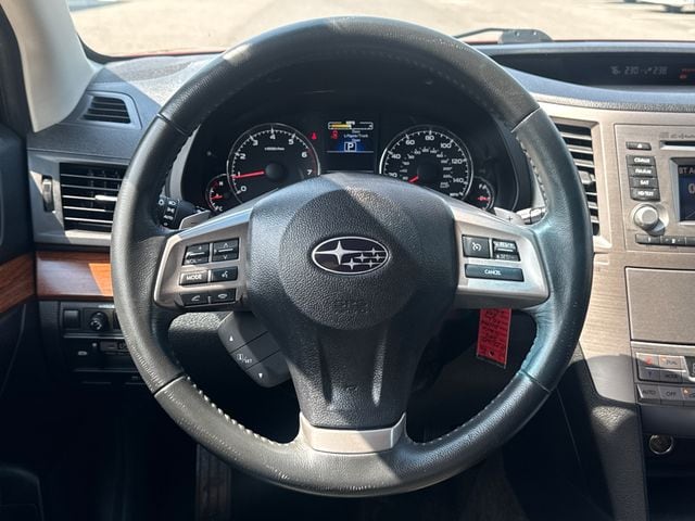 2014 Subaru Outback 2.5i Limited - Photo 14