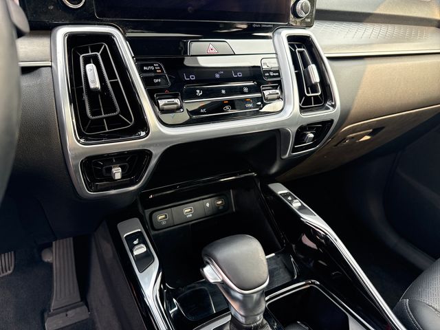 2021 Kia Sorento SX - Photo 17