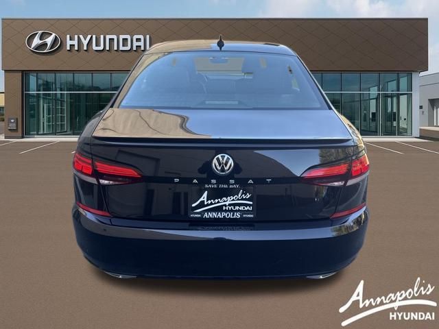 2021 Volkswagen Passat 2.0T R-Line photo 4