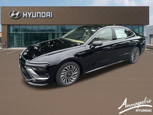 2025 Hyundai Sonata Hybrid Sedan 