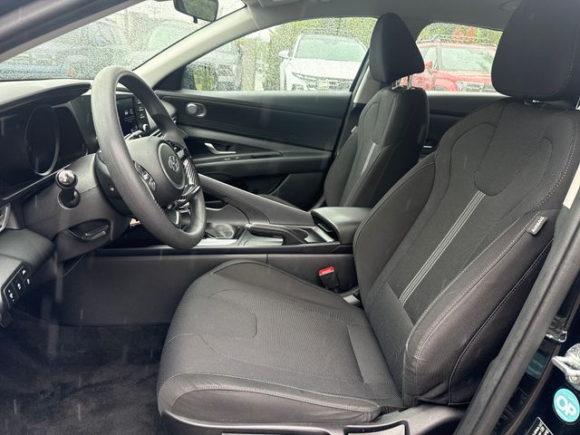 2022 Hyundai Elantra SE - Photo 9