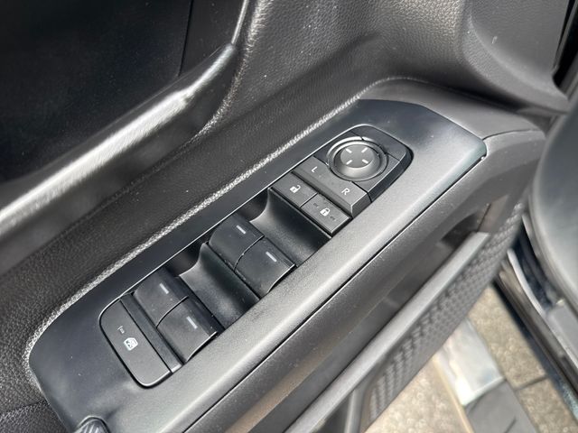 2025 Toyota Tacoma SR - Photo 11