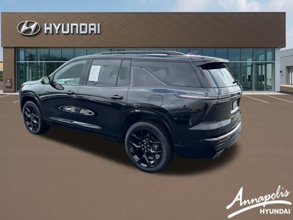 Used 2024 Chevrolet Traverse RS SUV